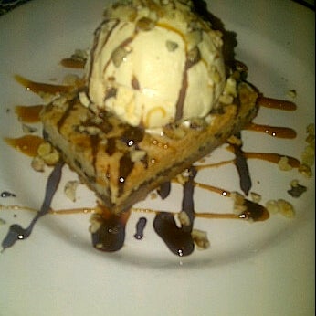 Love the Paradise Pie! My favorite dessert :) Ask for extra caramel!