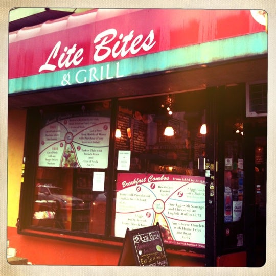 Photo taken at Lite Bites by Henry W. N. on 8/19/2011