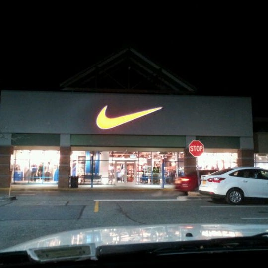 nike riverhead tanger outlet