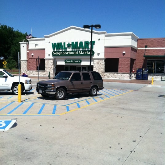Walmart Neighborhood Market Grocery Store in Arlington