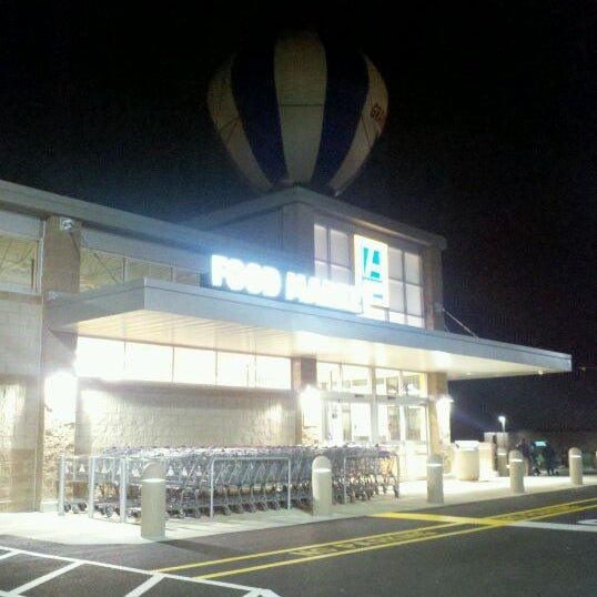 ALDI Grocery Store in Trinidad Langston