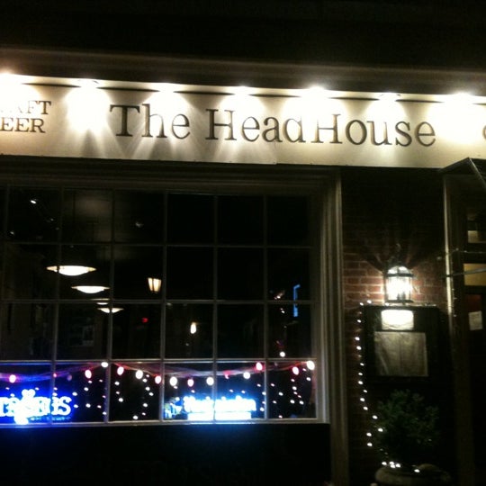 Photo taken at The HeadHouse by Hero Jr on 5/25/2012