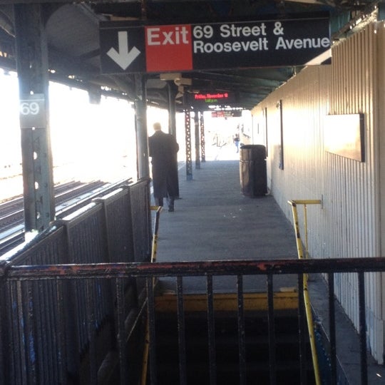 MTA Subway 69th St/Fisk Ave (7) 69th St.