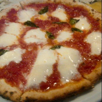 12/13/2011 tarihinde Nick N.ziyaretçi tarafından Bravo! Pizzeria &amp; Grill'de çekilen fotoğraf