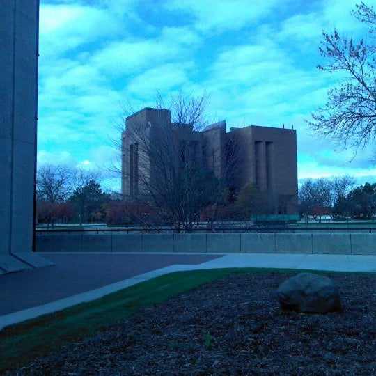 Foto diambil di University of Wisconsin - Green Bay oleh Matt C. pada 10/26/2011