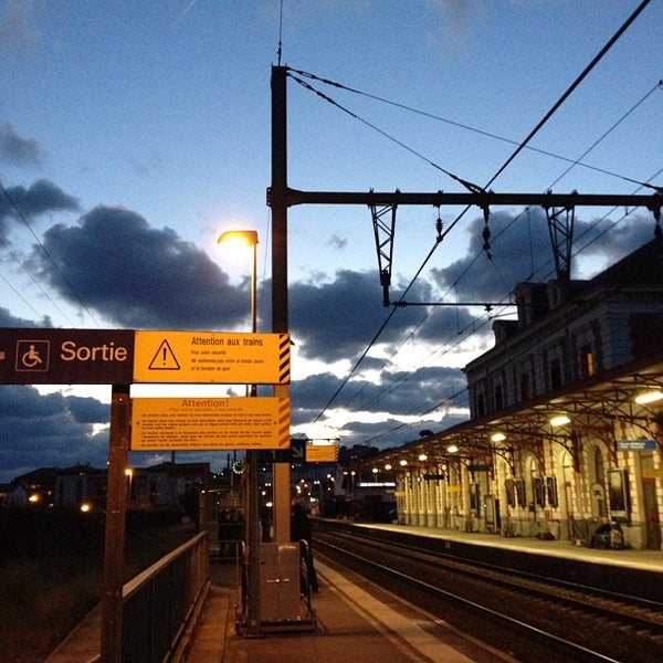 Photos à Gare SNCF de SaintJeandeLuz Ciboure Place de Verdun