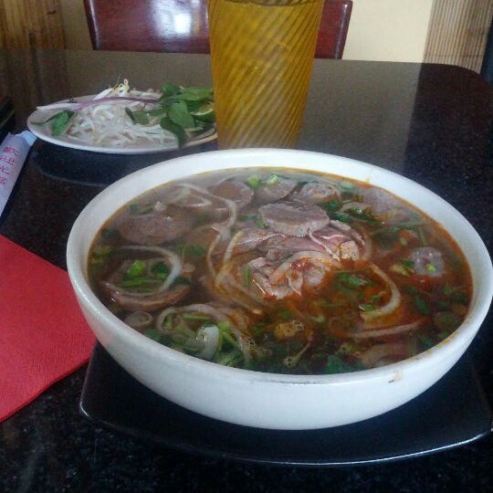 Photo taken at Pho Viet Anh by Ikai L. on 5/24/2012