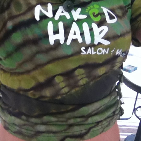 Снимок сделан в Naked Hair Salon пользователем Kathryn D. 4/13/2012