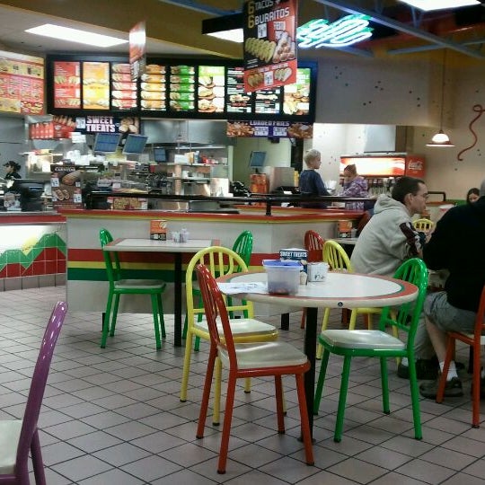 Del Taco Fast Food Restaurant in Hillsboro