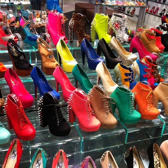 University mall shoe stores discount