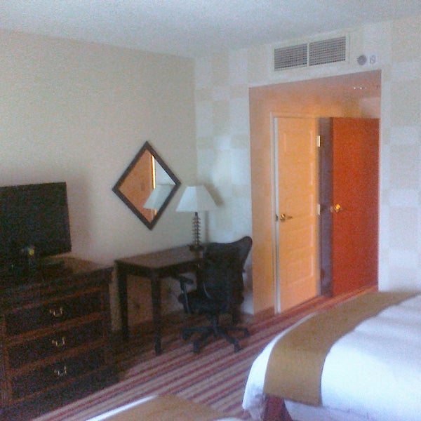 Photo taken at Renaissance Charlotte Suites Hotel by Fensch D. on 7/24/2011