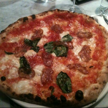 10/18/2011 tarihinde David K.ziyaretçi tarafından Pizzeria Il Fico'de çekilen fotoğraf