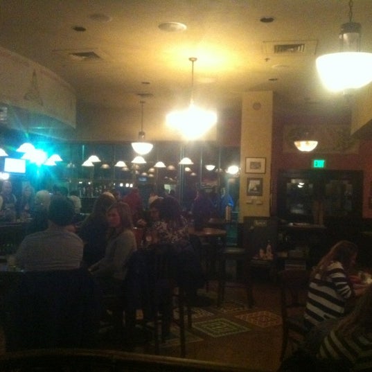 Foto tirada no(a) Darcys Irish Pub por Jesse S. em 11/27/2011