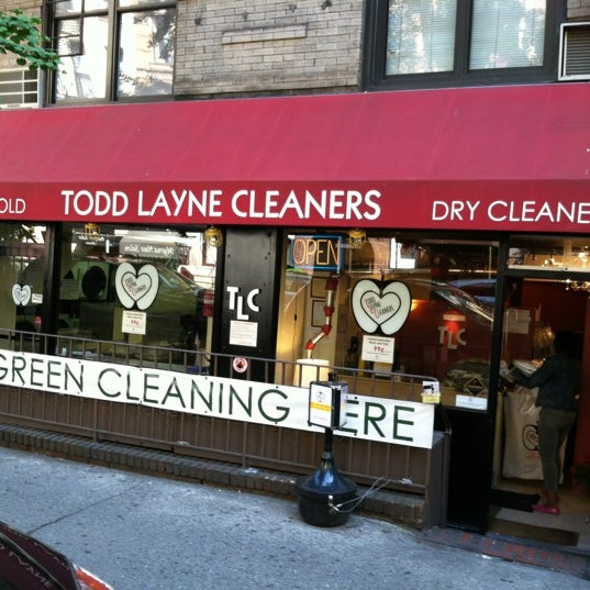 รูปภาพถ่ายที่ Todd Layne Cleaners โดย Daniel P. เมื่อ 5/6/2012