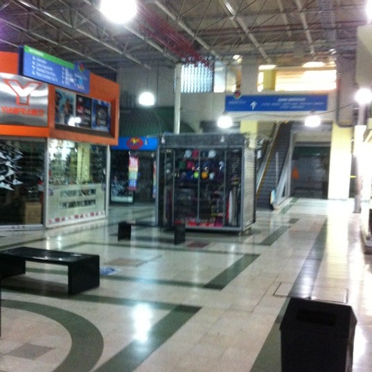 Das Foto wurde bei Mall Paseo Arauco Estación von Pablo R. am 4/14/2012 aufgenommen