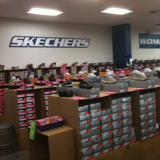 SKECHERS Warehouse Outlet - 5951 