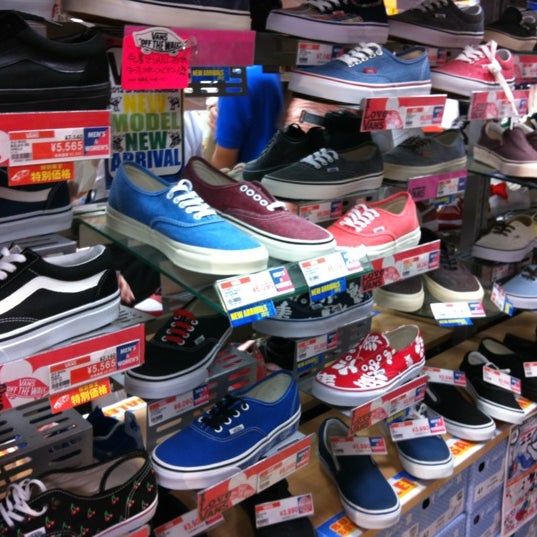 Abc Mart 新宿本店 歌舞伎町 5 Tavsiye Abc Mart 新宿本店 歌舞伎町 5 Tavsiye