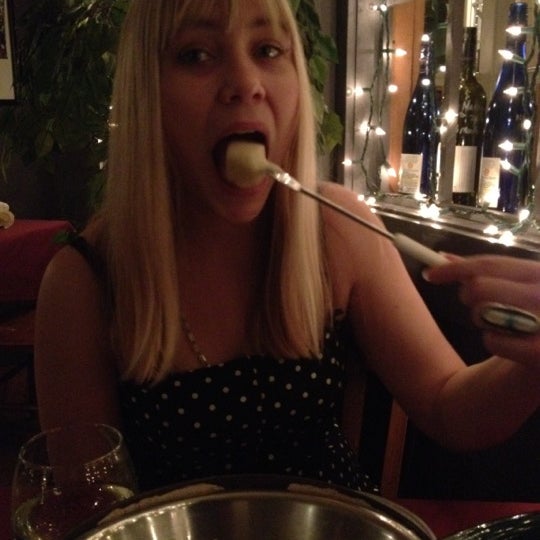 2/29/2012にAlexandria V.がMona Lisa Fondue Restaurantで撮った写真