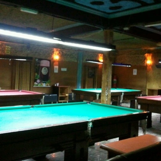 Photo taken at Gedas Snooker Bar by Emerson S. on 7/18/2012