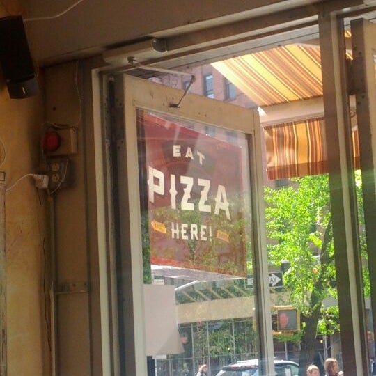 4/19/2012にToga C.がPiazza 17 Wine Bar and Pizza on the Squareで撮った写真