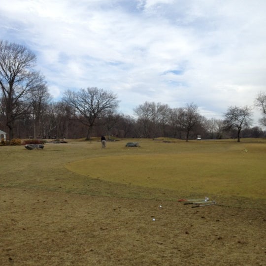 Photo taken at Pelham Bay and Split Rock Golf Courses by Alex H. on 3/4/2012