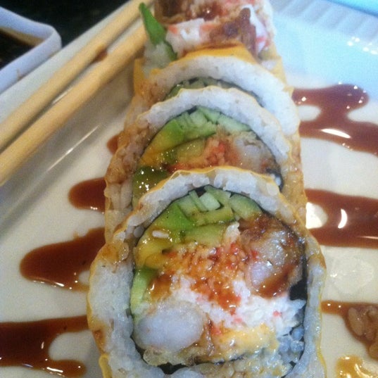 Foto tirada no(a) Bluefin Fusion Japanese Restaurant por Melissa R. em 5/30/2012