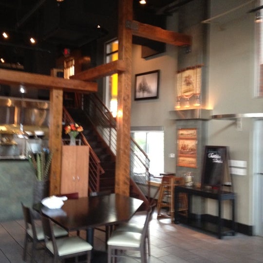 7/5/2012 tarihinde Carlton M.ziyaretçi tarafından Gekko Sushi and Lounge'de çekilen fotoğraf