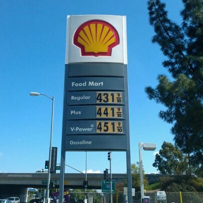 Photo taken at Shell by Big Game J. on 3/1/2012