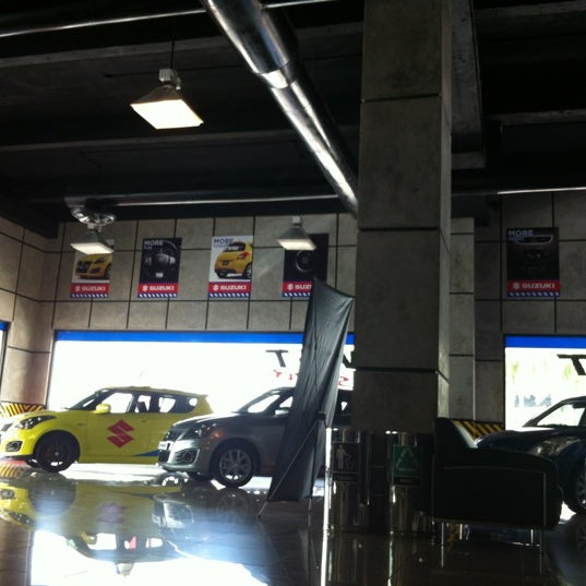 6/28/2012 tarihinde Carmn S.ziyaretçi tarafından Santo Domingo Motors'de çekilen fotoğraf
