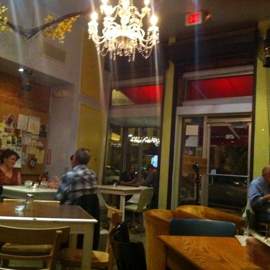 Foto scattata a Domku Bar &amp; Cafe da Theodore J. il 4/28/2012