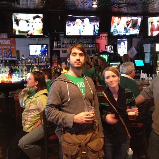 3/17/2012 tarihinde Graham S.ziyaretçi tarafından Peabody&#39;s Sports Bar &amp; Grill'de çekilen fotoğraf