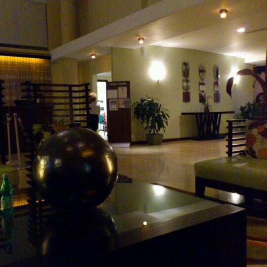Foto diambil di Verdanza Hotel, a member of Summit Hotels &amp; Resorts oleh Nurisky Mukti N. pada 2/25/2012
