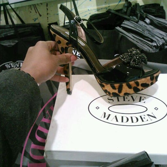 steve madden somerset mall