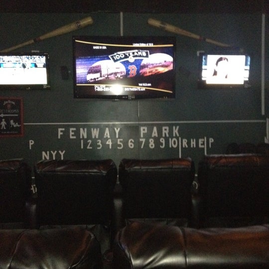 Снимок сделан в Peabody&#39;s Sports Bar &amp; Grill пользователем Kristine R. 5/2/2012
