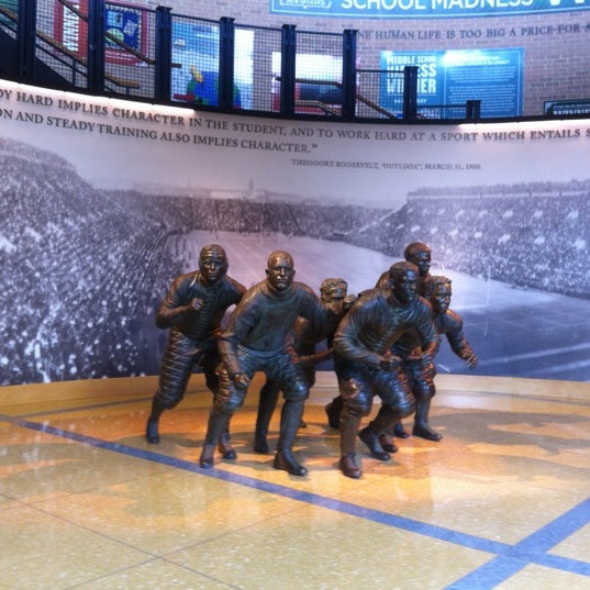Снимок сделан в NCAA Hall of Champions пользователем @koelbel 7/15/2012