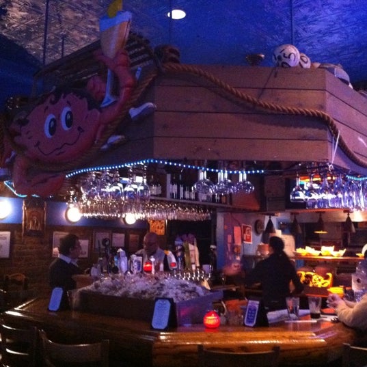 Снимок сделан в King Crab Tavern &amp; Seafood Grill пользователем Mary Kay H. 2/28/2012