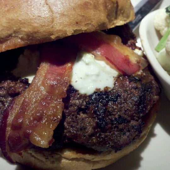 Photo taken at BJ&#39;s Restaurant &amp; Brewhouse by Frank M. on 3/25/2012