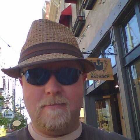 4/21/2012にDaniel U.がGoorin Bros. Hat Shop - Larimer Squareで撮った写真