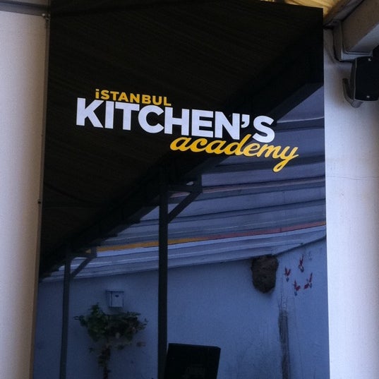 Foto diambil di İstanbul Kitchen&#39;s Academy oleh Mine Y. pada 5/25/2012