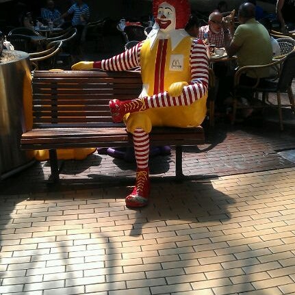5/28/2012 tarihinde Natasya L.ziyaretçi tarafından McDonald&#39;s'de çekilen fotoğraf