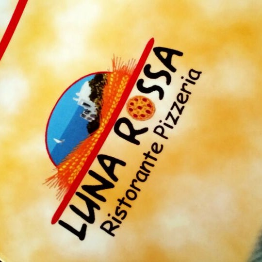 รูปภาพถ่ายที่ Luna Rossa โดย Arturo M. เมื่อ 3/31/2012