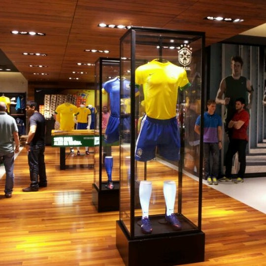 Adjunto archivo facultativo muestra Nike Store - Botafogo - Río de Janeiro, RJ