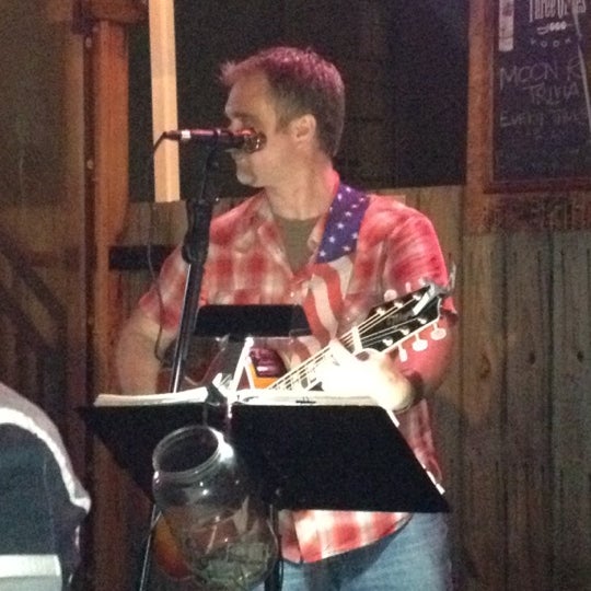 Photo taken at Harvest Moon Cafe by Lisa B. on 4/8/2012