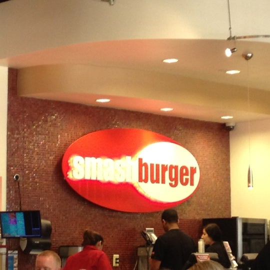 Photo taken at Smashburger Stonecrest Charlotte by Giselle M. on 4/14/2012