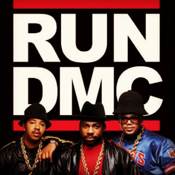 M d группа. Run DMC 80s. Группа Run-d.m.c.. Реперы Run DMC. Run DMC стиль одежды.