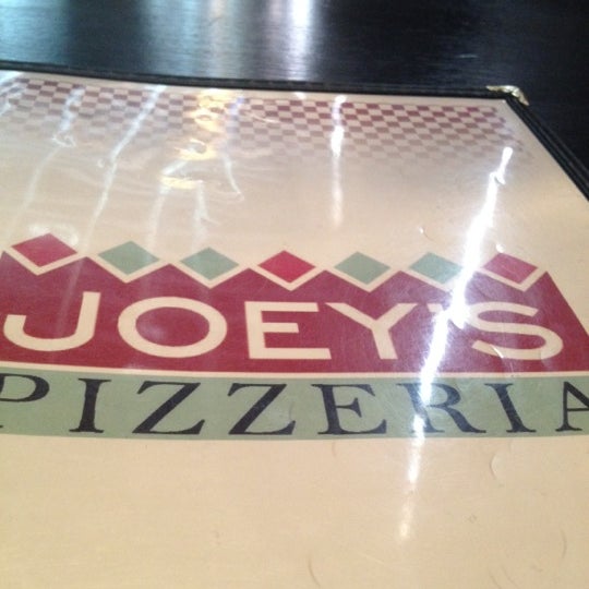 Снимок сделан в Joey&#39;s Pizzeria пользователем Davod N. 5/19/2012