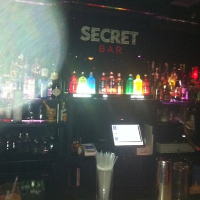 Photo prise au Secret Bar par Vladimir A. le7/28/2012