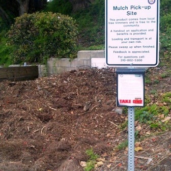 Got Mulch? The Community Mulch program provides easy access to free organic mulch for yards & community projects. Residents can pick up mulch or large mulch deliveries can be arranged.