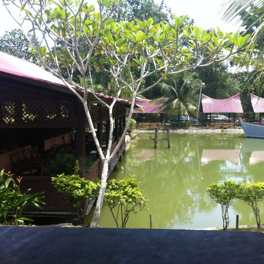 Photos At Cholo Cholo Restaurant And Chalet Resort In Batang Kali