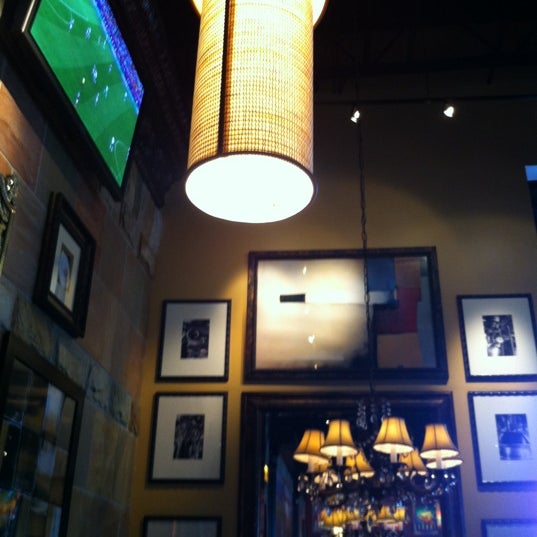 Foto diambil di BJ&#39;s Restaurant &amp; Brewhouse oleh Nathan J. pada 6/17/2012